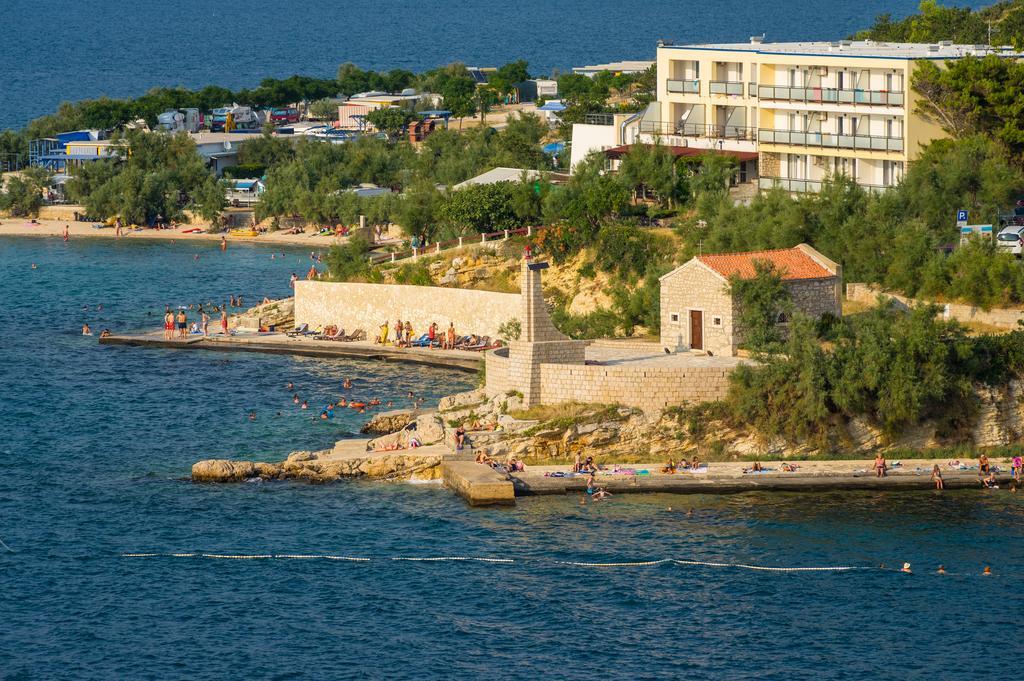 Aparthotel Castrum Novum Novigrad Istria Eksteriør billede