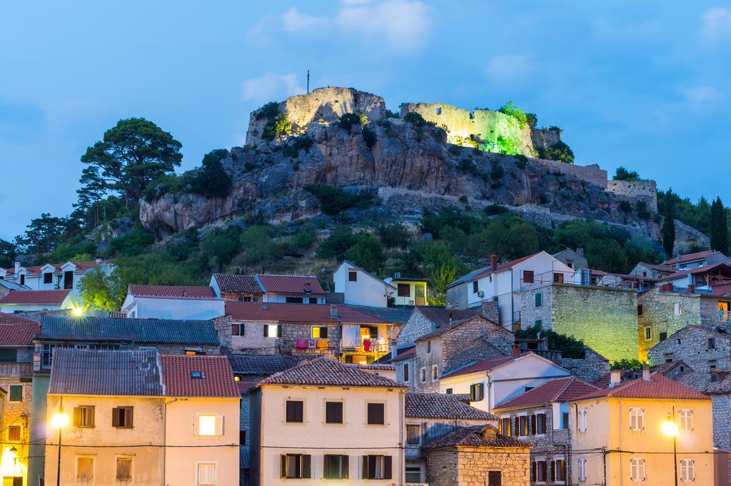 Aparthotel Castrum Novum Novigrad Istria Eksteriør billede