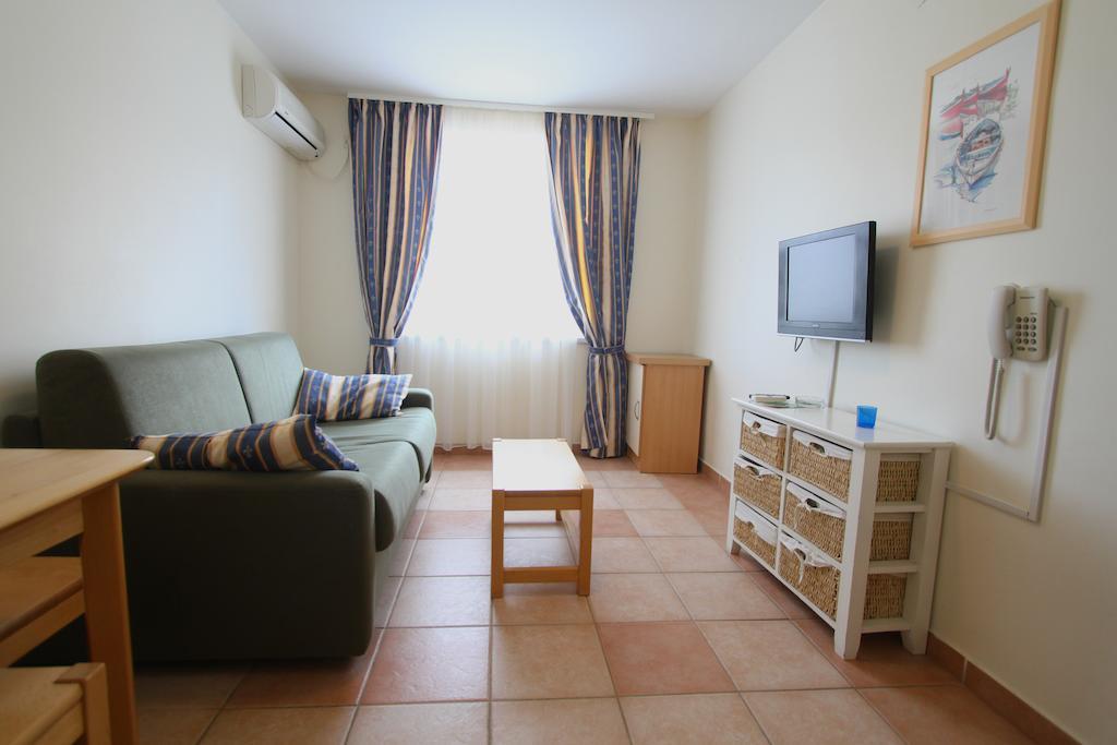 Aparthotel Castrum Novum Novigrad Istria Værelse billede